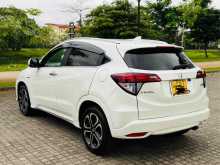 https://riyasewana.com/uploads/honda-vezel-297472422562.jpg