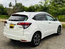 https://riyasewana.com/uploads/honda-vezel-297472422993.jpg