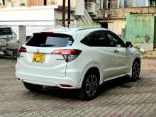 https://riyasewana.com/uploads/honda-vezel-30814274672.jpg