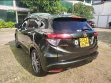 https://riyasewana.com/uploads/honda-vezel-30918004933.jpg