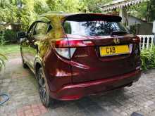 https://riyasewana.com/uploads/honda-vezel-3171813403.jpg