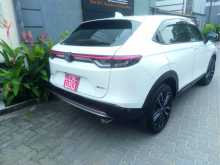https://riyasewana.com/uploads/honda-vezel-3192240543.jpg