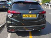 https://riyasewana.com/uploads/honda-vezel-3195516552.jpg