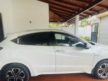 https://riyasewana.com/uploads/honda-vezel-321101217612.jpg