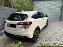 https://riyasewana.com/uploads/honda-vezel-371733372.jpg