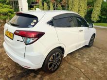 https://riyasewana.com/uploads/honda-vezel-41151106455.jpg