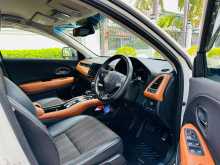https://riyasewana.com/uploads/honda-vezel-41224544483.jpg