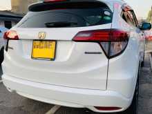 https://riyasewana.com/uploads/honda-vezel-4131732954.jpg