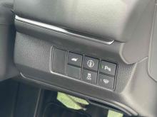 https://riyasewana.com/uploads/honda-vezel-415465324773.jpg