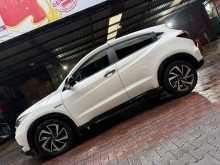https://riyasewana.com/uploads/honda-vezel-41643114643.jpg
