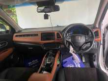 https://riyasewana.com/uploads/honda-vezel-49275622563.jpg