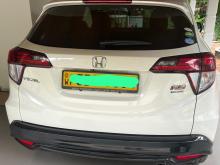 https://riyasewana.com/uploads/honda-vezel-49394517964.jpg