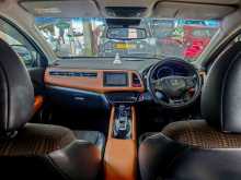 https://riyasewana.com/uploads/honda-vezel-5123629933.jpg