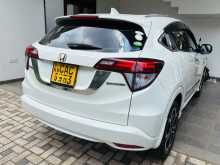 https://riyasewana.com/uploads/honda-vezel-5164225231.jpg
