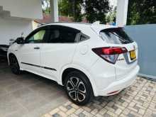 https://riyasewana.com/uploads/honda-vezel-5164225332.jpg