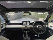 https://riyasewana.com/uploads/honda-vezel-520001924492.jpg