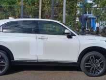 https://riyasewana.com/uploads/honda-vezel-5222244453.jpg