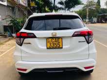 https://riyasewana.com/uploads/honda-vezel-61221294433.jpg