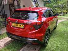 https://riyasewana.com/uploads/honda-vezel-6124835672.jpg