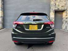 https://riyasewana.com/uploads/honda-vezel-61638274012.jpg