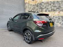 https://riyasewana.com/uploads/honda-vezel-61638274063.jpg