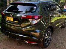https://riyasewana.com/uploads/honda-vezel-616554817394.jpg