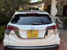 https://riyasewana.com/uploads/honda-vezel-6819364862.jpg