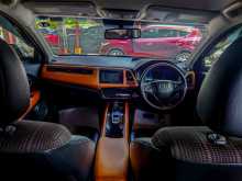 https://riyasewana.com/uploads/honda-vezel-7150240903.jpg