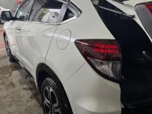 https://riyasewana.com/uploads/honda-vezel-716544517333.jpg