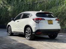 https://riyasewana.com/uploads/honda-vezel-719225524631.jpg