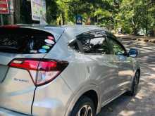 https://riyasewana.com/uploads/honda-vezel-8154954762.jpg