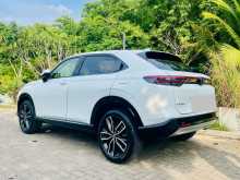 https://riyasewana.com/uploads/honda-vezel-8155438222.jpg