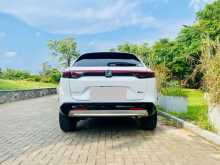https://riyasewana.com/uploads/honda-vezel-8155438454.jpg