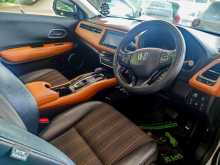 https://riyasewana.com/uploads/honda-vezel-8180749972.jpg
