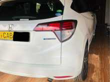 https://riyasewana.com/uploads/honda-vezel-820374422523.jpg
