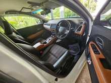 https://riyasewana.com/uploads/honda-vezel-9173056395.jpg