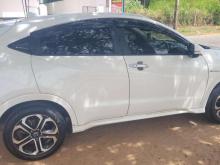 https://riyasewana.com/uploads/honda-vezel-black-1950016754.jpg