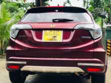 https://riyasewana.com/uploads/honda-vezel-daaru3-11203112422.jpg