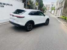 https://riyasewana.com/uploads/honda-vezel-e-1417071922422.jpg