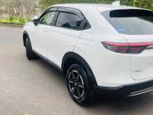 https://riyasewana.com/uploads/honda-vezel-e-1417071922813.jpg