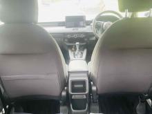 https://riyasewana.com/uploads/honda-vezel-e-1417075524203.jpg