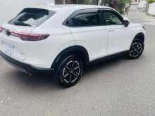 https://riyasewana.com/uploads/honda-vezel-e-189325022642.jpg