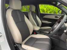 https://riyasewana.com/uploads/honda-vezel-ehev-15143045186.jpg