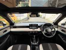 https://riyasewana.com/uploads/honda-vezel-ehev-27122928475.jpg