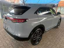 https://riyasewana.com/uploads/honda-vezel-hev-8143834264.jpg