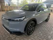 https://riyasewana.com/uploads/honda-vezel-hev-8143834822.jpg
