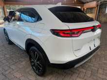 https://riyasewana.com/uploads/honda-vezel-hev-8144105194.jpg