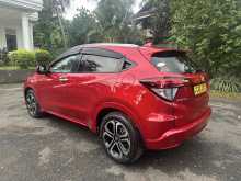 https://riyasewana.com/uploads/honda-vezel-ivory-1918153022592.jpg