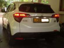 https://riyasewana.com/uploads/honda-vezel-led-28112225253.jpg