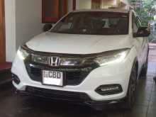 https://riyasewana.com/uploads/honda-vezel-led-28112225612.jpg